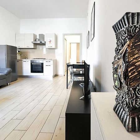 Along The Canal Smart Flat Naviglio - 4 People Корсико Екстериор снимка