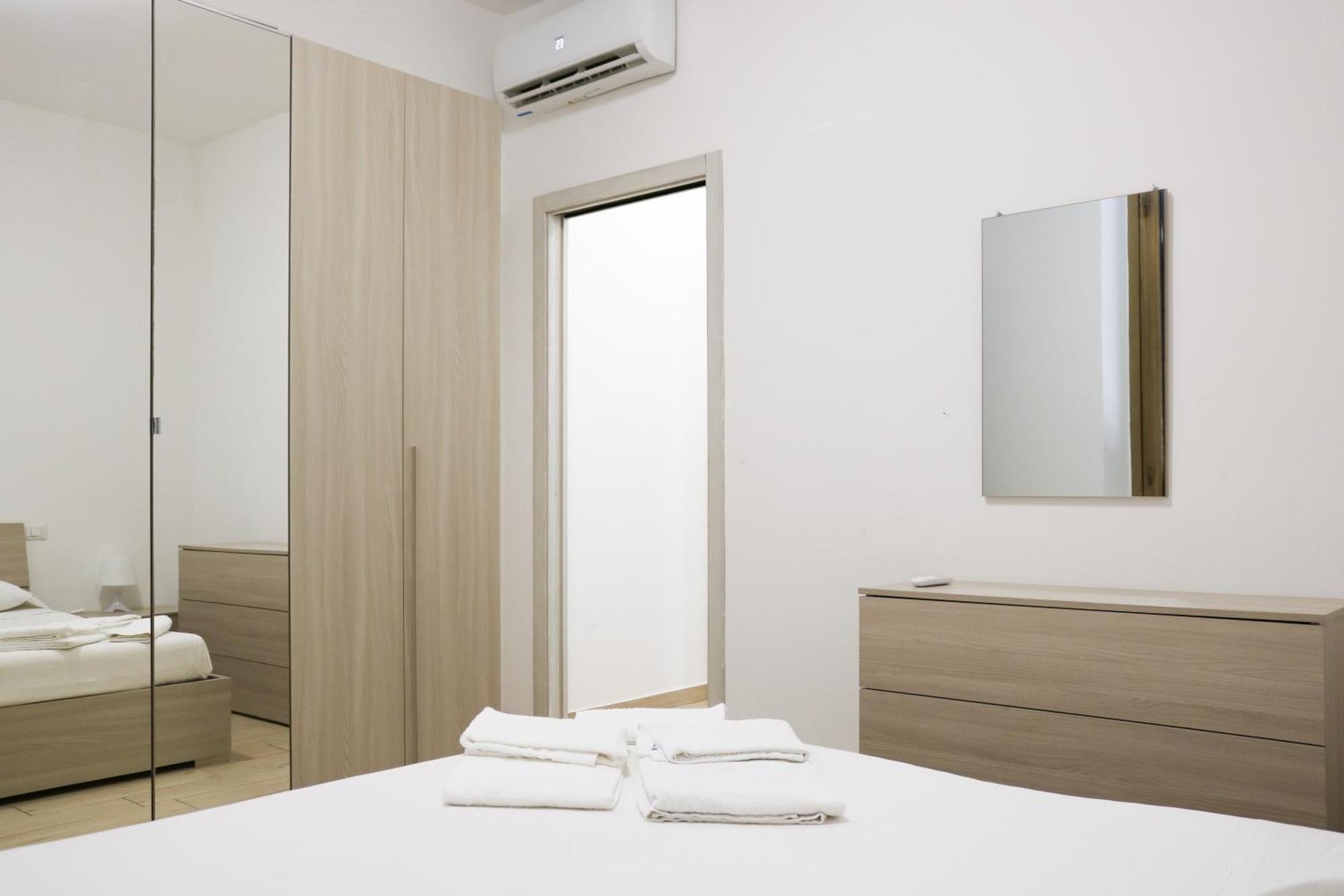 Along The Canal Smart Flat Naviglio - 4 People Корсико Екстериор снимка